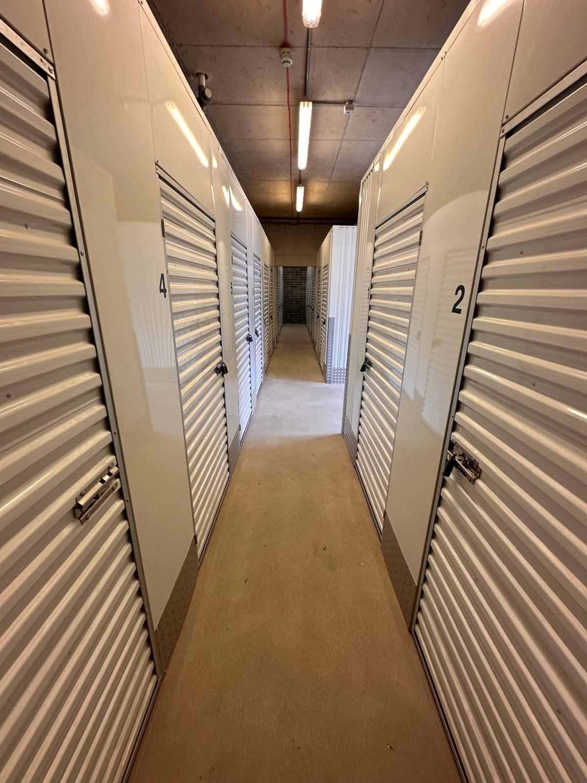 Wide corridor with easy access to storage units